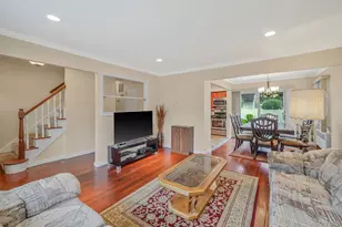 166 N Oak St, Massapequa, NY 11758 - Photo 12