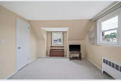 166 N Oak Street, Massapequa, NY 11758 - Photo 20