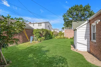 5 Avon Road, New Hyde Park, NY 11040 - Photo 22