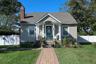 230 Kensington Avenue, Bayport, NY 11705 - Photo 1