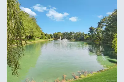 428 Toftree Court, Roslyn, NY 11576 - Photo 4