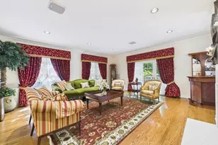 428 Toftree Ct, Roslyn, NY 11576 - Photo 6