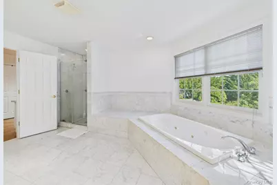 428 Toftree Court, Roslyn, NY 11576 - Photo 22