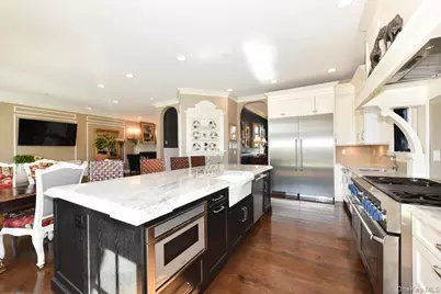 1974 Monroe Avenue, North Bellmore, NY 11710 - Photo 18