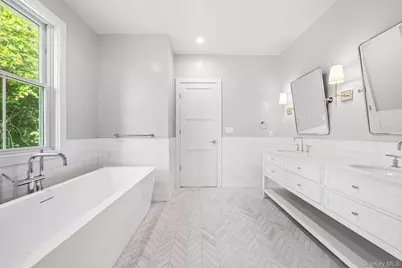 37 Peconic Bay, Southampton, NY 11968 - Photo 22