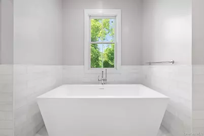 37 Peconic Bay, Southampton, NY 11968 - Photo 24