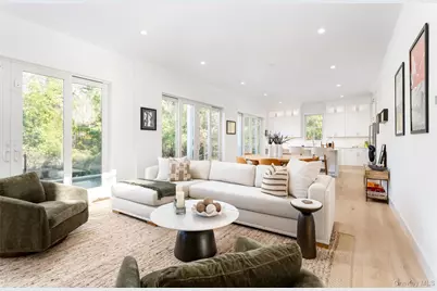 37 Peconic Bay, Southampton, NY 11968 - Photo 2