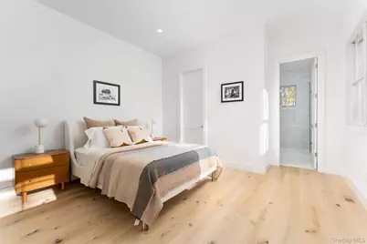 37 Peconic Bay, Southampton, NY 11968 - Photo 12