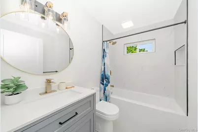 5 Huron Avenue, Massapequa, NY 11758 - Photo 16