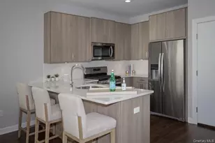 149 Sutton Ct, Mount Sinai, NY 11766 - Photo 4