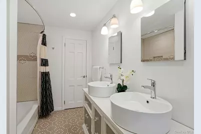 225 Carol Avenue, Pelham, NY 10803 - Photo 34