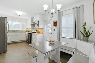 225 Carol Avenue, Pelham, NY 10803 - Photo 16