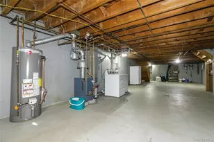 221-14 Fairbury Ave, Queens Village, NY 11428 - Photo 32