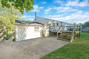 2812 Sipp Ave, Medford, NY 11763 - Photo 22