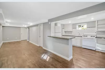 2812 Sipp Avenue, Medford, NY 11763 - Photo 16