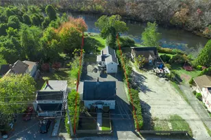 725 W Main St, Riverhead, NY 11901 - Photo 4