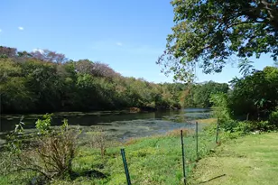 725 W Main St, Riverhead, NY 11901 - Photo 28