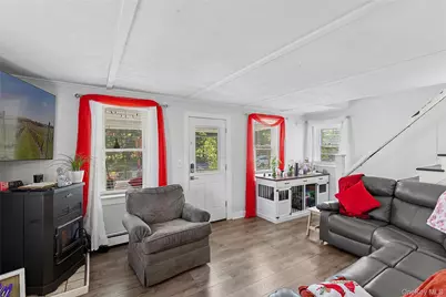 127 Lake Avenue, Flanders, NY 11901 - Photo 4