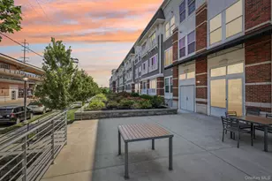 75 E Hoffman Ave, Lindenhurst, NY 11757 - Photo 2