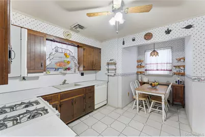 1522 Surprise Street, Elmont, NY 11003 - Photo 6