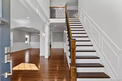 17 Hannington Avenue, Wantagh, NY 11793 - Photo 2