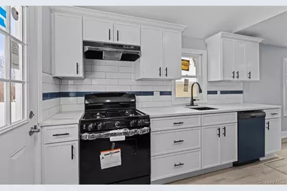 61 Eastview Road, Ronkonkoma, NY 11779 - Photo 10