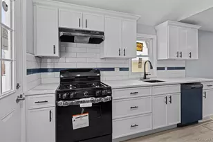 61 Eastview Rd, Ronkonkoma, NY 11779 - Photo 10