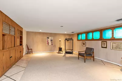 180 Dogwood Road, Roslyn, NY 11576 - Photo 14