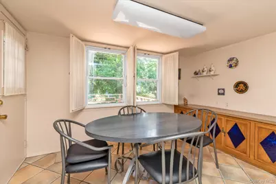 180 Dogwood Road, Roslyn, NY 11576 - Photo 8