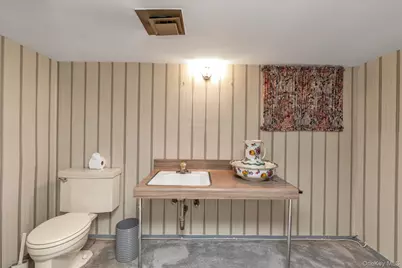 180 Dogwood Road, Roslyn, NY 11576 - Photo 18