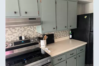 10 Oakwood Terrace #110, New Windsor, NY 12553 - Photo 4