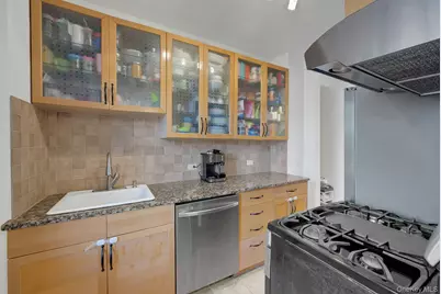 180 Garth Road #6E, Scarsdale, NY 10583 - Photo 10