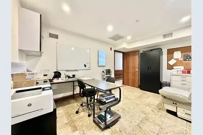 87-16 Avon Street, Jamaica, NY 11432 - Photo 16