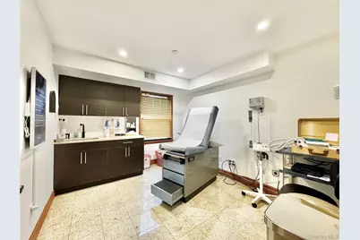 87-16 Avon Street, Jamaica, NY 11432 - Photo 12