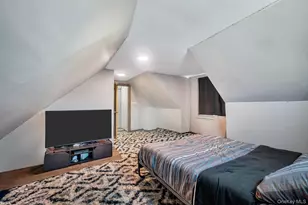 24 Raynor St, West Babylon, NY 11704 - Photo 32