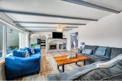 24 Raynor Street, West Babylon, NY 11704 - Photo 14