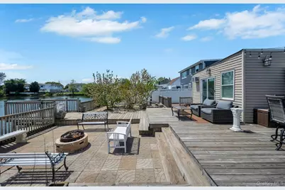 24 Raynor Street, West Babylon, NY 11704 - Photo 44