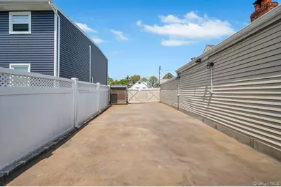 24 Raynor Street, West Babylon, NY 11704 - Photo 8