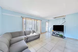 16 Cloister Ln, Hicksville, NY 11801 - Photo 4