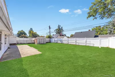 16 Cloister Lane, Hicksville, NY 11801 - Photo 10