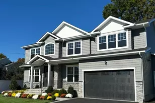 526 Park Ave, Merrick, NY 11566 - Photo 2