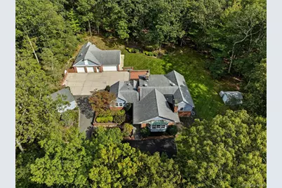 250 Manor Road, Huntington, NY 11743 - Photo 8