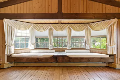 250 Manor Road, Huntington, NY 11743 - Photo 16