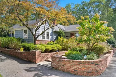 250 Manor Road, Huntington, NY 11743 - Photo 4