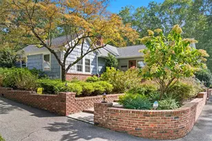 250 Manor Rd, Huntington, NY 11743 - Photo 4