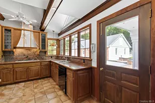 250 Manor Rd, Huntington, NY 11743 - Photo 22