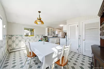 68 7th Street, Bay Shore, NY 11706 - Photo 12