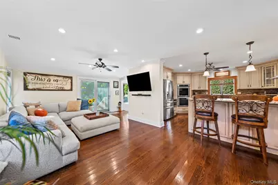 1708 Cornelius Avenue, Wantagh, NY 11793 - Photo 10