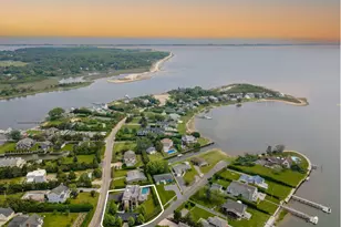 8 Middle Pond Ln, Southampton, NY 11968 - Photo 2