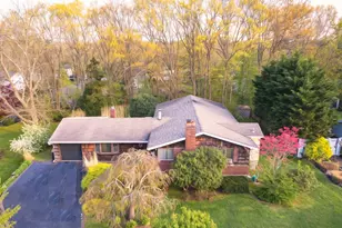 21 Fuller St, Dix Hills, NY 11746 - Photo 4